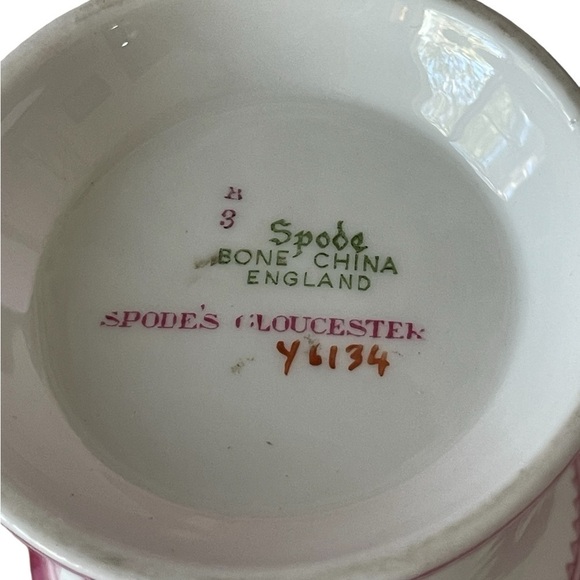 Spode Gloucester Pattern in Red Demitasse Cup 2 1/2 inches tall Bone China. - Picture 5 of 6